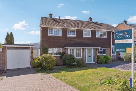 3 bedroom semi-detached house for sale, Kirkstone Drive, Dunstable