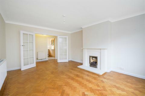 2 bedroom maisonette to rent, Thames Village, Chiswick W4