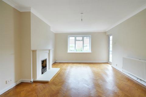 2 bedroom maisonette to rent, Thames Village, Chiswick W4