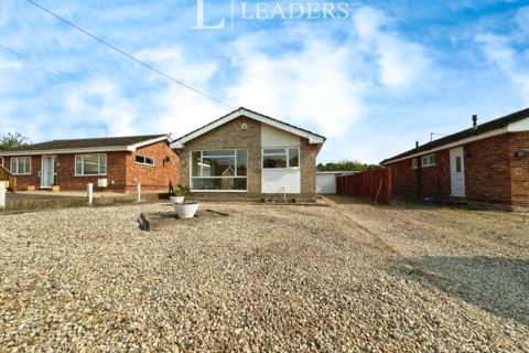 2 bedroom bungalow to rent, Pembrey Close, Norwich