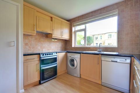 2 bedroom maisonette to rent, Elthorne Road, Uxbridge, Middlesex UB8 2PS