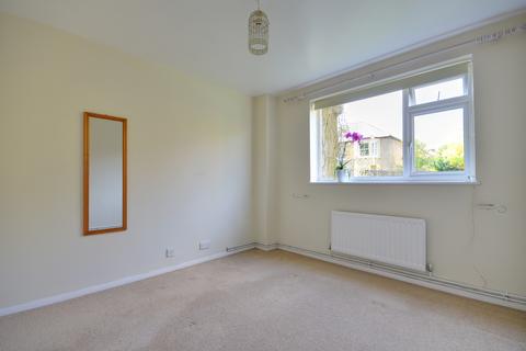 2 bedroom maisonette to rent, Elthorne Road, Uxbridge, Middlesex UB8 2PS