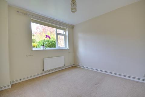 2 bedroom maisonette to rent, Elthorne Road, Uxbridge, Middlesex UB8 2PS