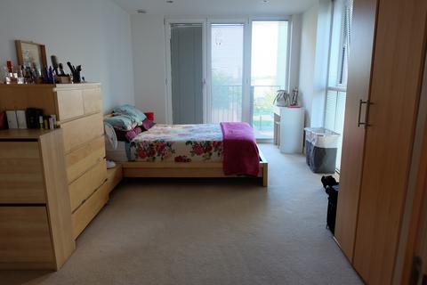 2 bedroom apartment to rent, Capital East Apartments Western Gateway E16