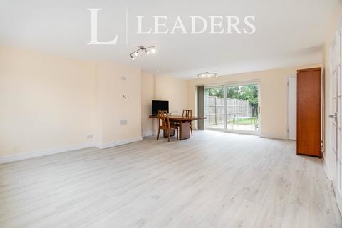 4 bedroom detached house to rent, Lavender Road, Epsom