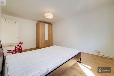 2 bedroom flat for sale, Sidney Street, London E1