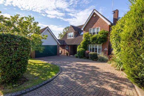 4 bedroom detached house for sale, Pinecroft, Brentwood CM13