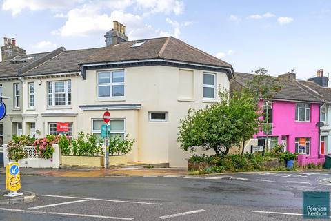 5 bedroom end of terrace house for sale, Queens Park Road, Brighton