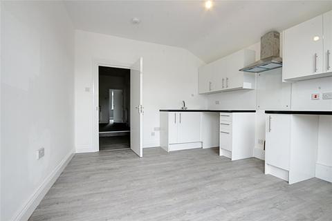 2 bedroom flat to rent, Hertford Road, Enfield, EN3