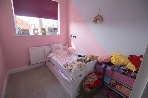 3 bedroom semi-detached house for sale, Meon Way, Wolverhampton