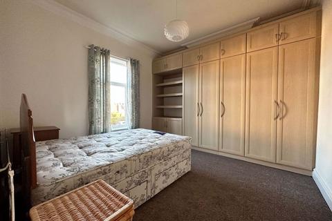 2 bedroom apartment to rent, Sussex Road, Southport PR8