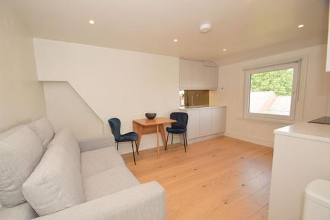 1 bedroom flat to rent, Kingston Road, London SW19