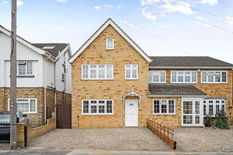 5 bedroom semi-detached house for sale, Warwick Road, Rainham