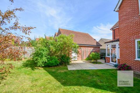 4 bedroom detached house for sale, Wilson Road, Norwich NR12