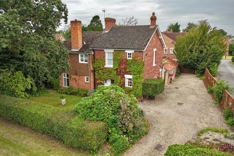 4 bedroom detached house for sale, Towthorpe Road, Haxby, York