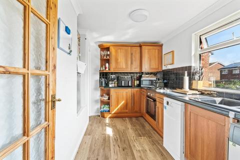 2 bedroom flat for sale, Seaford BN25