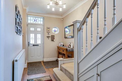 14 Sundown Avenue, South Croydon, CR2 0RP