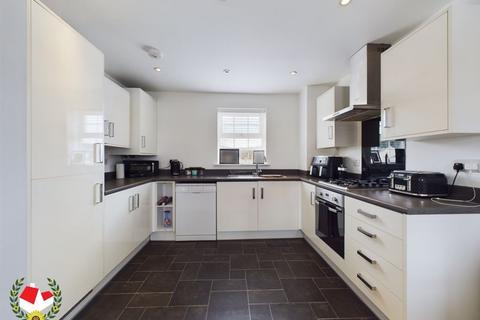 2 bedroom apartment for sale, Laurel Drive, Brockworht, Gloucester. GL3 4GF