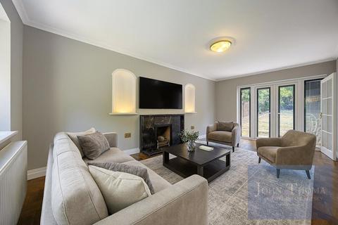 4 bedroom detached house for sale, Brook Way, Chigwell IG7