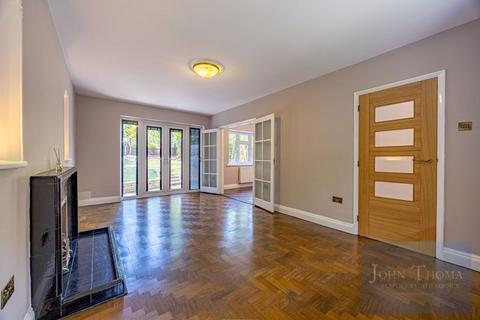 4 bedroom detached house for sale, Brook Way, Chigwell IG7