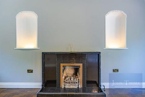 4 bedroom detached house for sale, Brook Way, Chigwell IG7