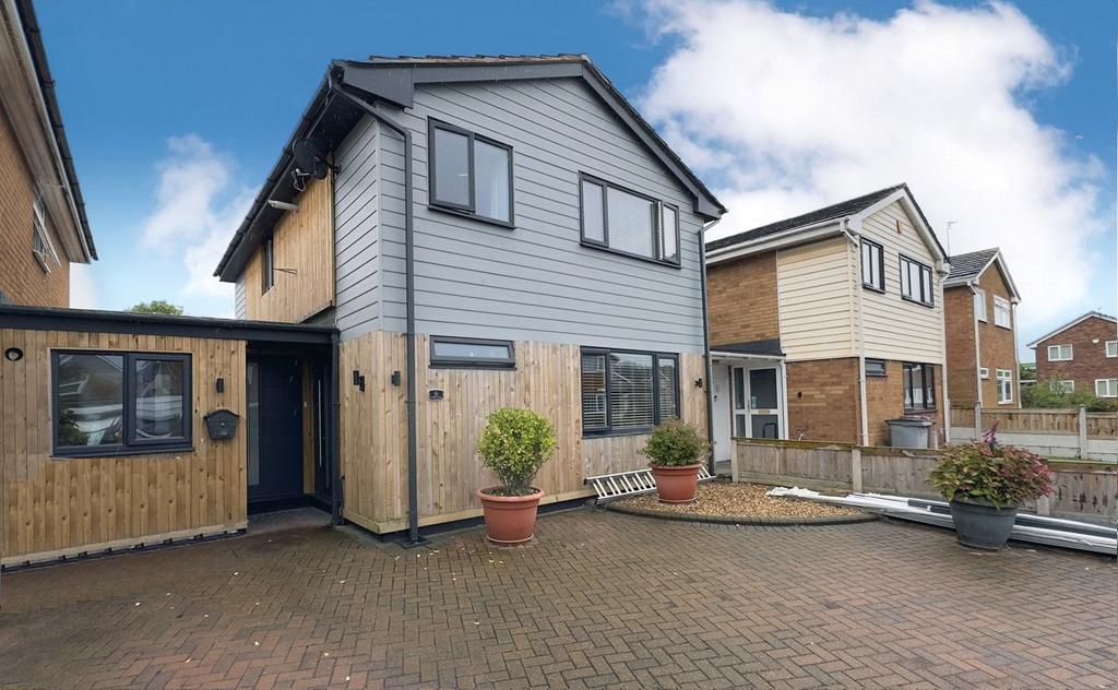 Carr Gate, Wirral, Merseyside, CH46 4 bed link detached house for sale