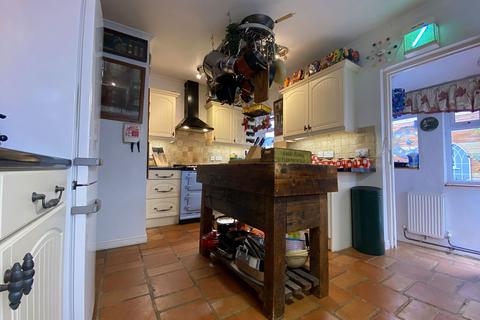 3 bedroom detached house for sale, Milner Road, Caterham CR3