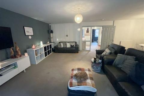 10 Normanton Spring Close, Sheffield, S13 7BW