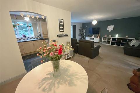 10 Normanton Spring Close, Sheffield, S13 7BW