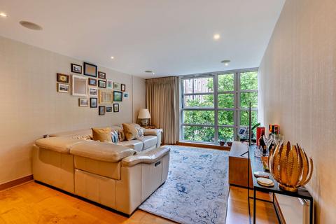 3 bedroom flat for sale, Page Street, London