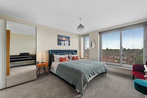 2 bedroom duplex for sale, Homerton Row, Hackney E9