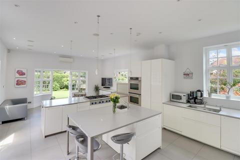 5 bedroom house for sale, Thornton Way, London