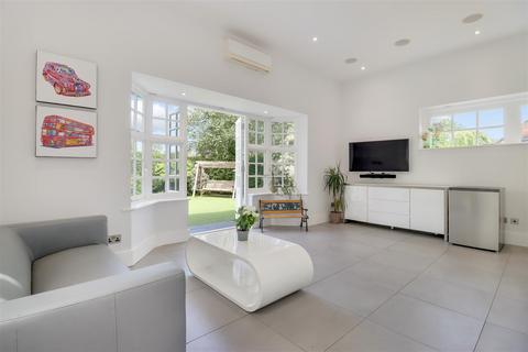 5 bedroom house for sale, Thornton Way, London