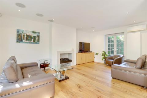 5 bedroom house for sale, Thornton Way, London