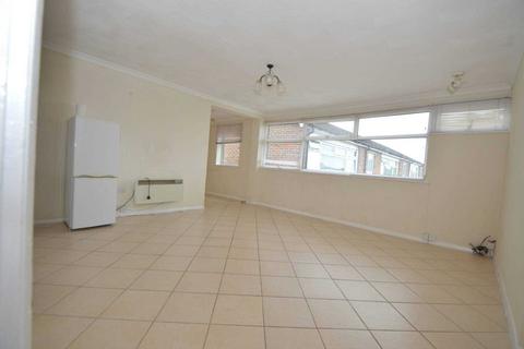 2 bedroom apartment to rent, ADDLESTONE