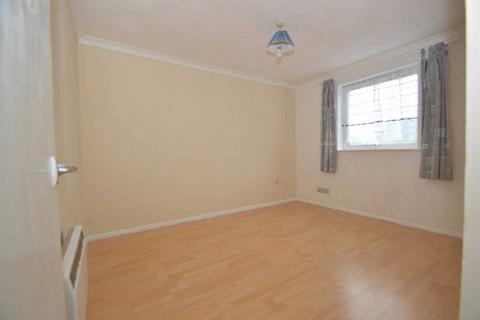 2 bedroom apartment to rent, ADDLESTONE