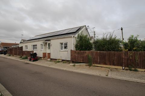 4 bedroom bungalow for sale, Midway, Jaywick, Clacton-on-Sea