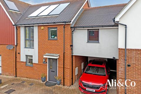 4 bedroom semi-detached house for sale, Grangewick Road, Grays