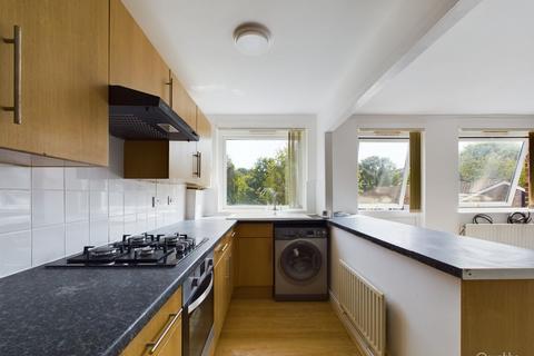 1 bedroom flat for sale, Woodpecker Mount, Pixton Way, Croydon