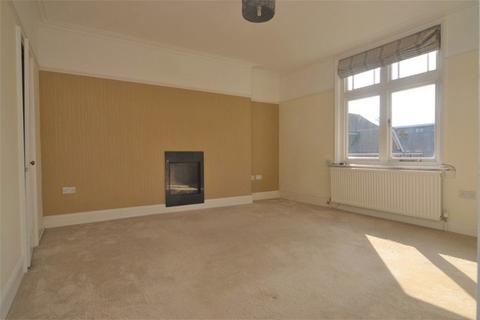 3 bedroom flat to rent, Lemsford Road, St Albans, Hertfordshire