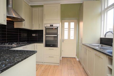 3 bedroom flat to rent, Lemsford Road, St Albans, Hertfordshire