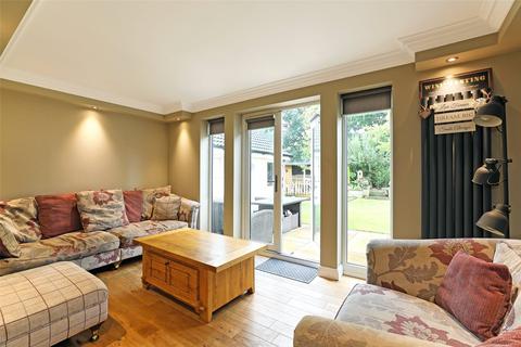 4 Beechfield, Wakefield, WF2 6AW