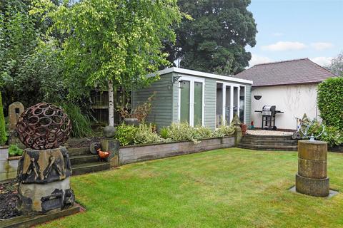 4 Beechfield, Wakefield, WF2 6AW