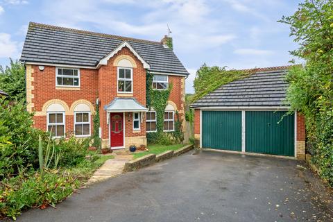 4 bedroom detached house for sale, Clay Close, Reading RG31