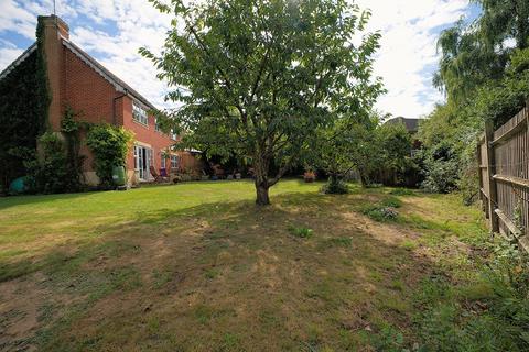 4 bedroom detached house for sale, Clay Close, Reading RG31