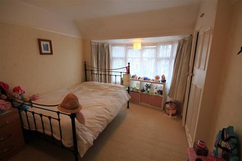 4 bedroom semi-detached house to rent, Woodcote Way, Reading RG4