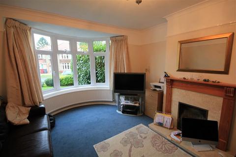 4 bedroom semi-detached house to rent, Woodcote Way, Reading RG4