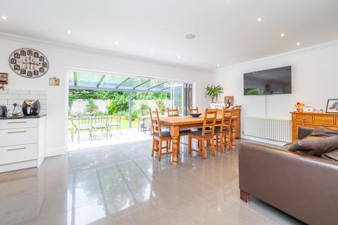 17 Nonsuch Walk, Sutton, SM2 7LG