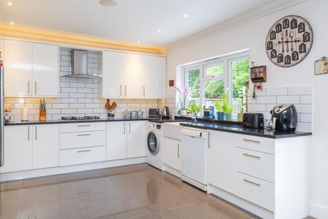 17 Nonsuch Walk, Sutton, SM2 7LG