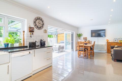 17 Nonsuch Walk, Sutton, SM2 7LG